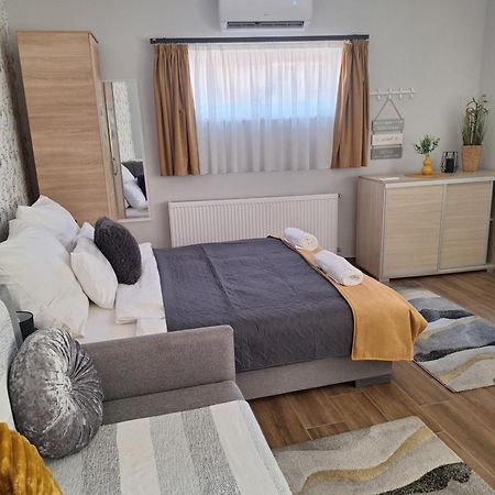 Varfal Apartman 埃格尔 外观 照片