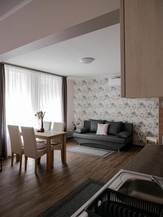 Varfal Apartman 埃格尔 外观 照片