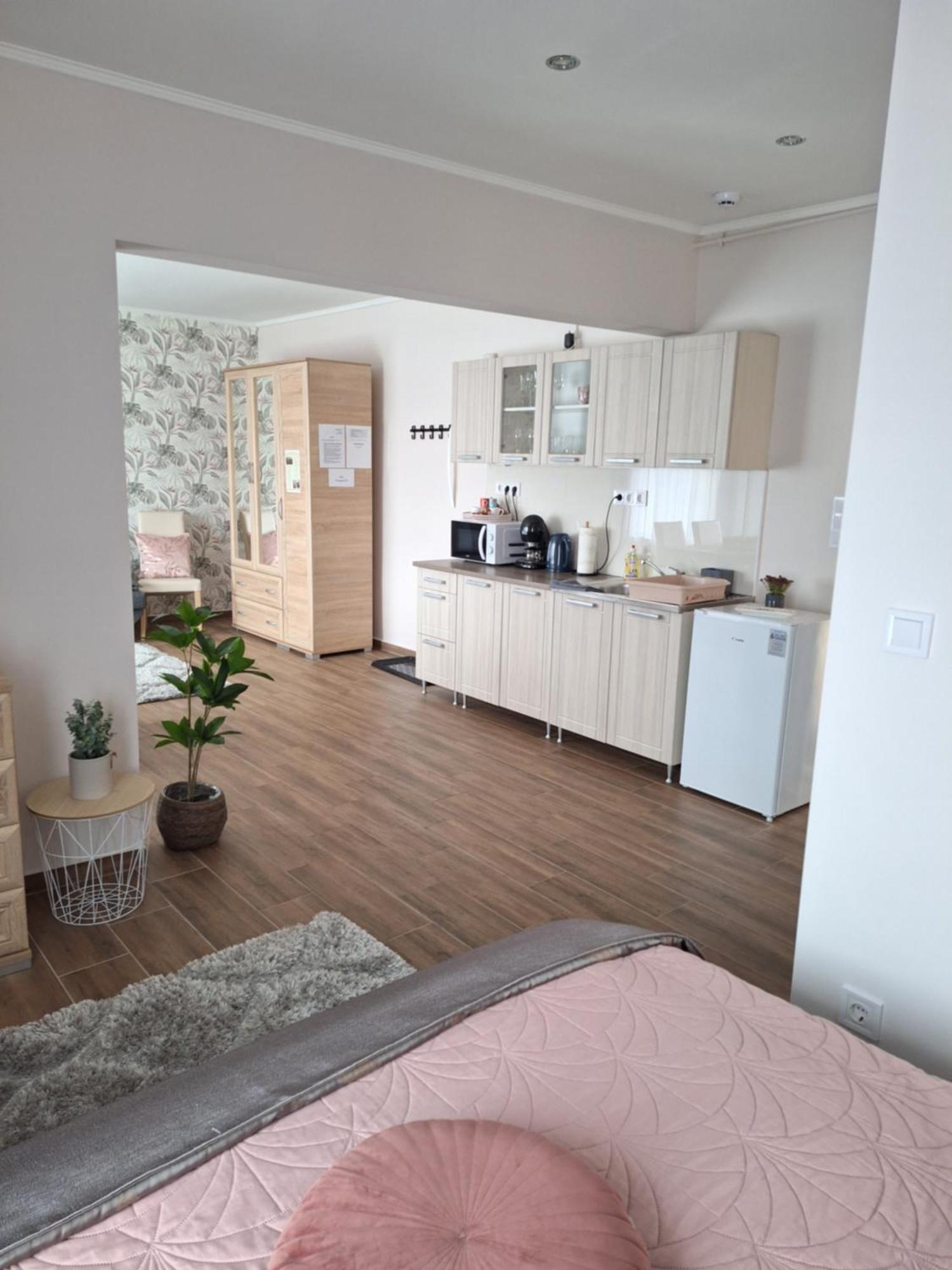 Varfal Apartman 埃格尔 外观 照片