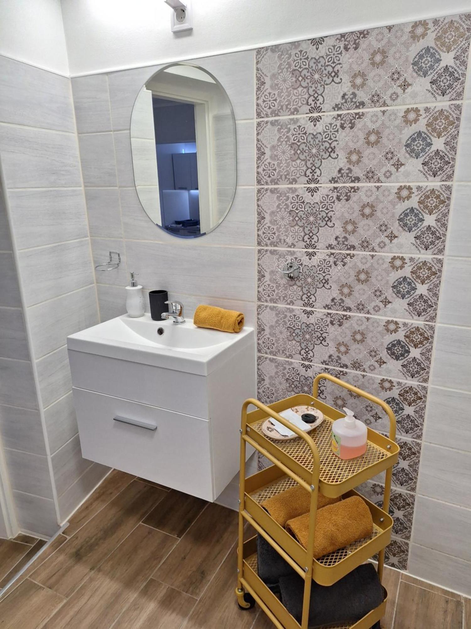 Varfal Apartman 埃格尔 外观 照片