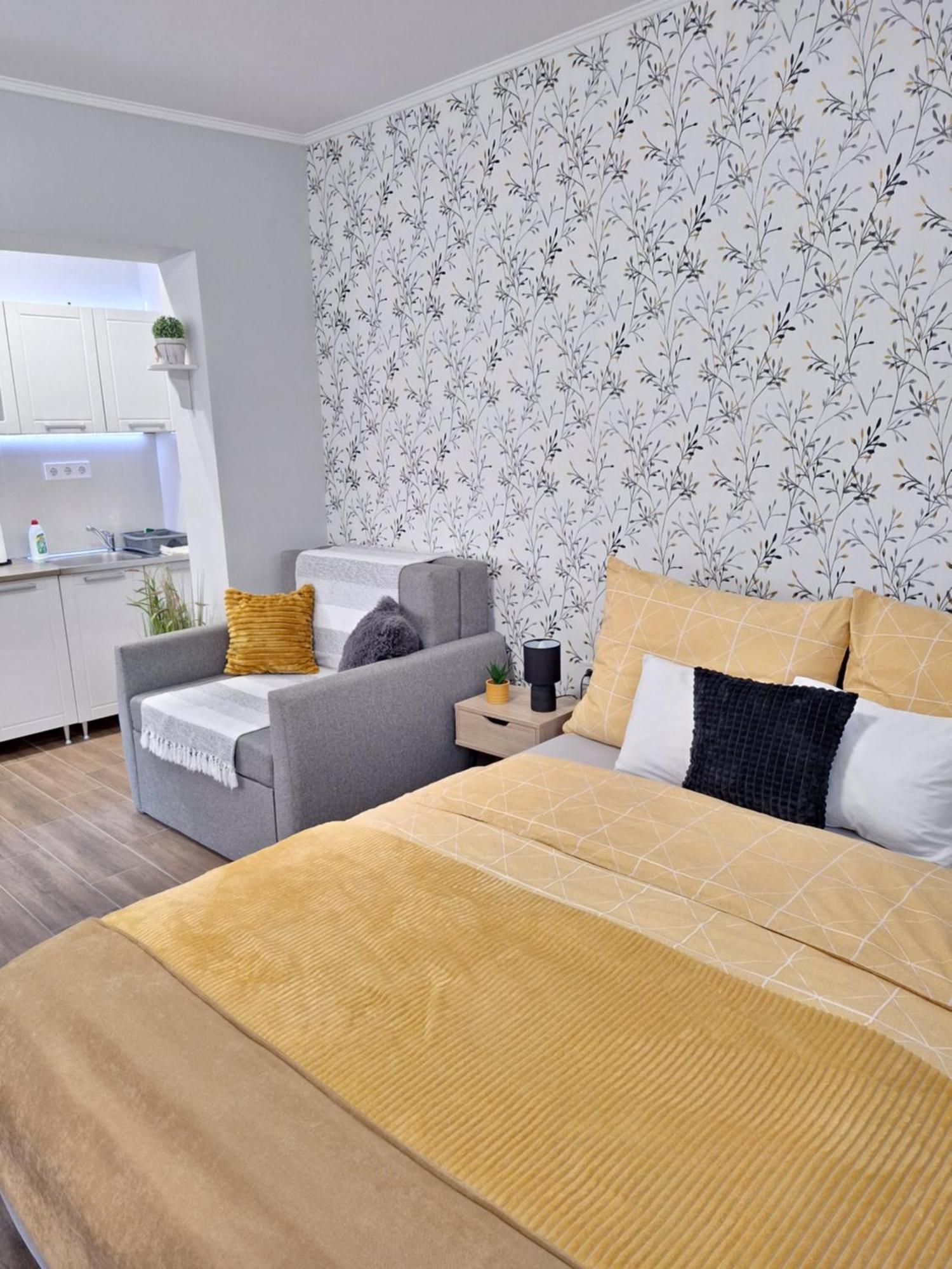 Varfal Apartman 埃格尔 外观 照片