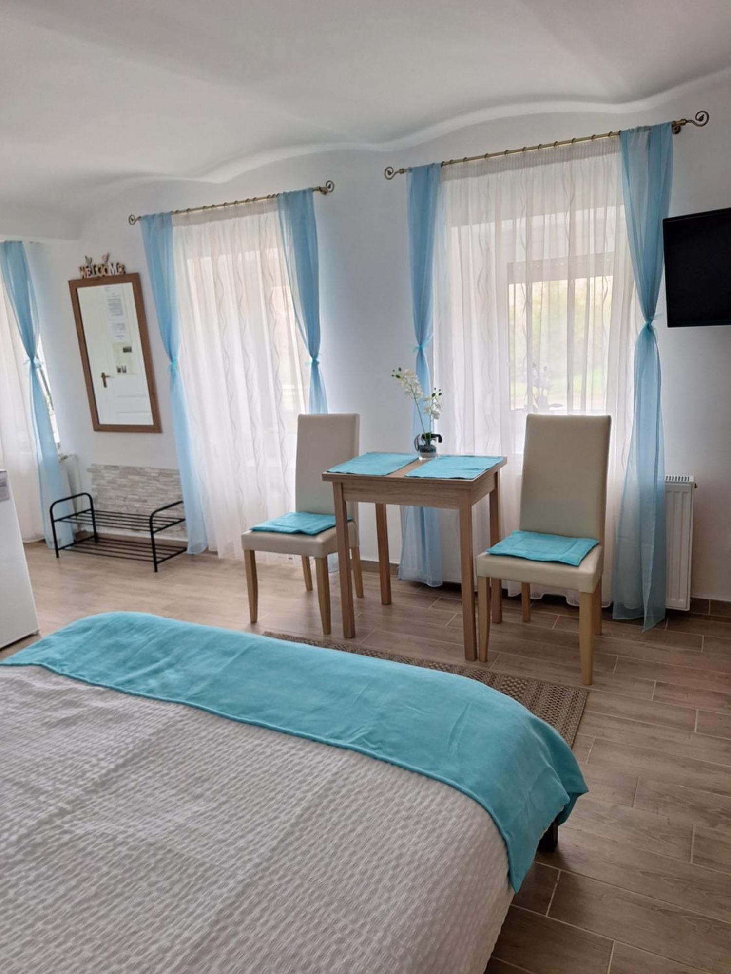 Varfal Apartman 埃格尔 外观 照片