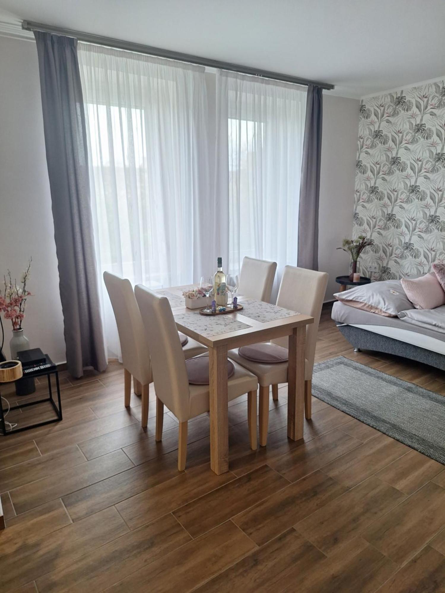 Varfal Apartman 埃格尔 客房 照片